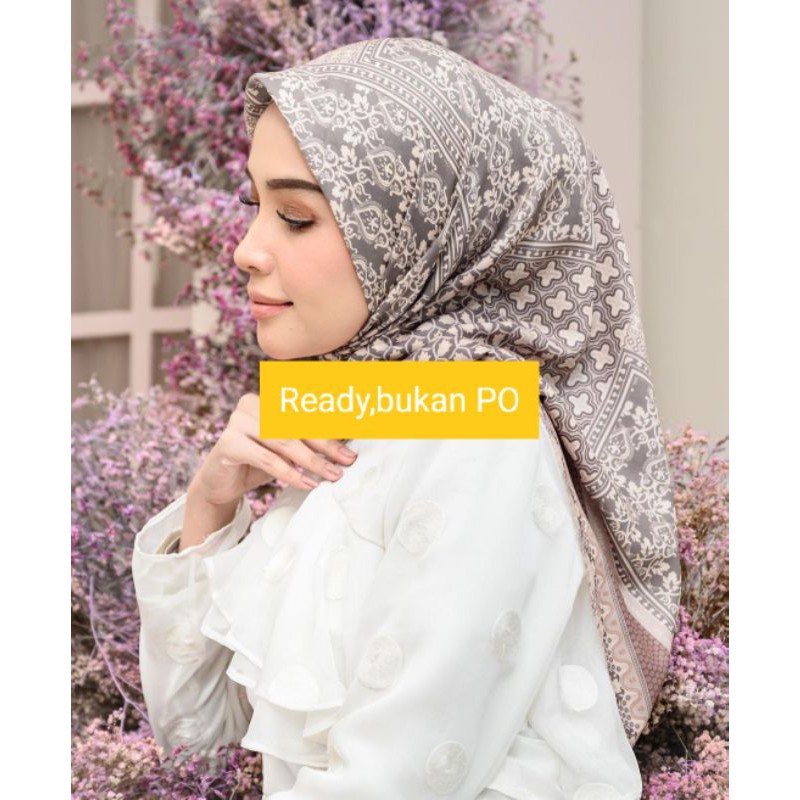 Julang Scarf Wearing klamby