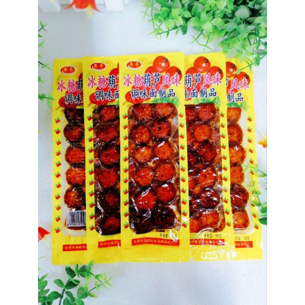 (HALAL) 冰糖葫芦辣条辣片 Bing Tang Hu Lu Feng Wei Latiao 30g