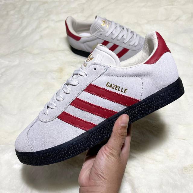 adidas gazelle scotts