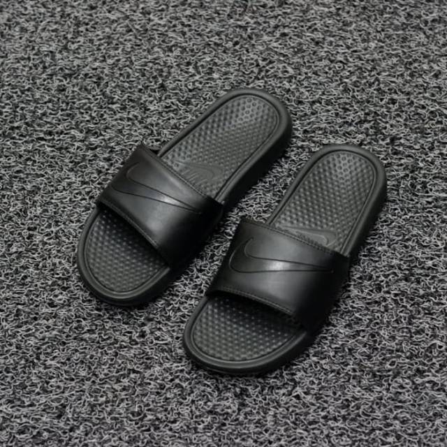 Sandal Nike Benassi