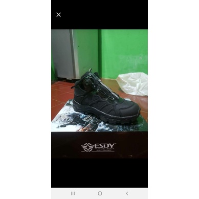 SEPATU ESDY