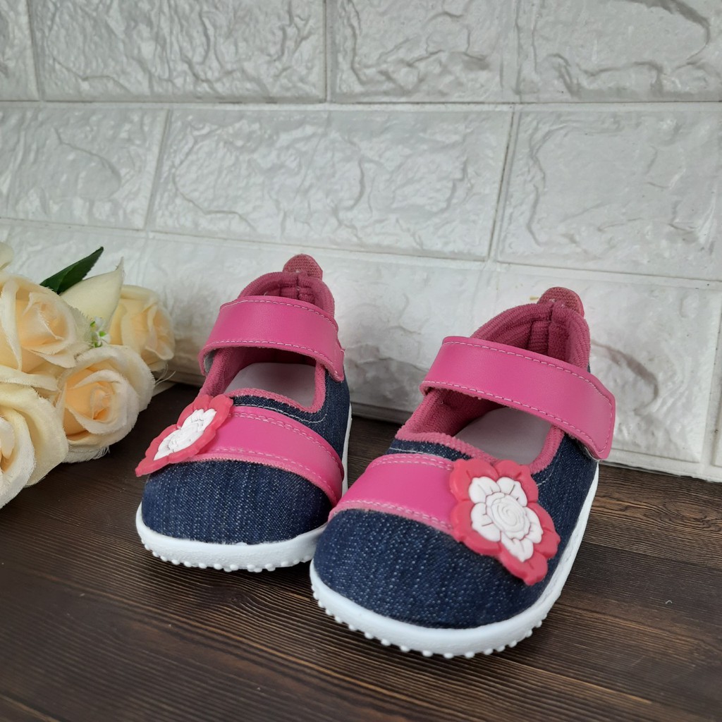 [TAMAN SEPATUKU] SEPATU TRENDY MURAH ANAK PEREMPUAN 1-2.5 TAHUN BUNGA PINGGIR BUNYI  CIT-CIT FAX21