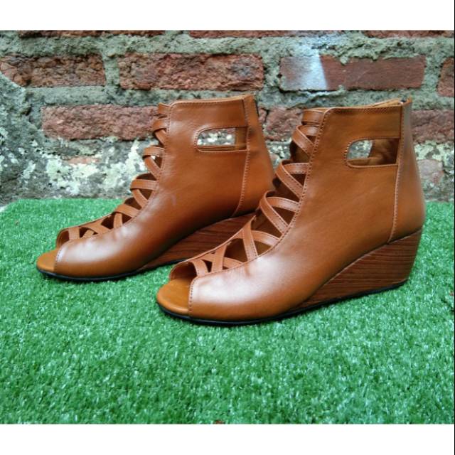 Boots Sampan / Sepatu Wanita Kulit Asli