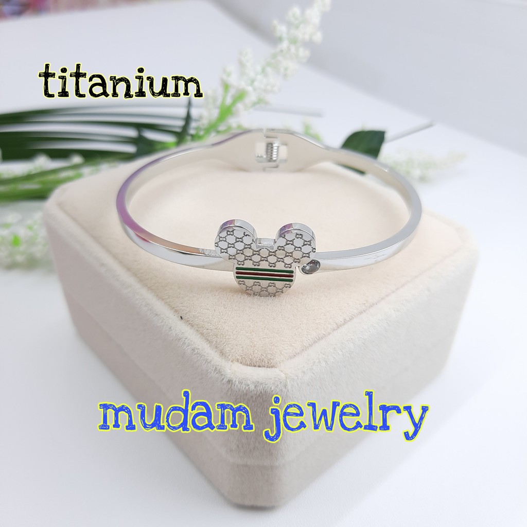 Gelang Bangle Titanium Gc Bentuk Mickey Simpel Tersedia Warna Rose Gold dan Silver