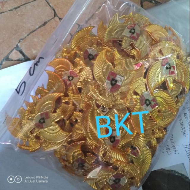 PIN Garuda 5cm lapis resin 50 biji