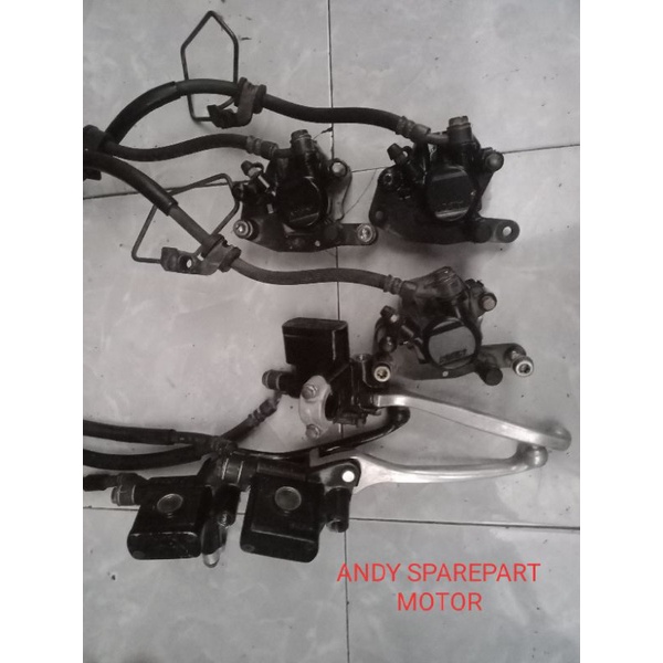 Cakram depan set master rem dan pala babi Honda Beat Karbu / Beat Fi / Pnp Vario Fi 125 / ORIGINAL
