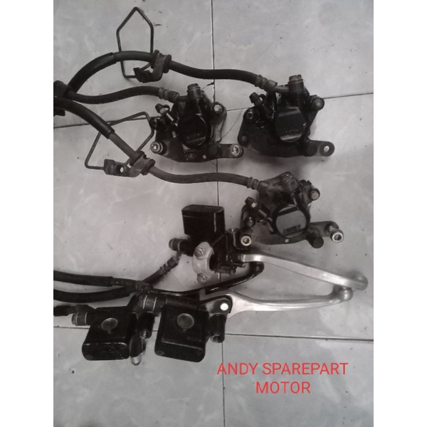 Cakram depan set master rem dan pala babi Honda Beat Karbu / Beat Fi / Pnp Vario Fi 125 / ORIGINAL