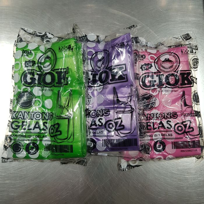 

Kantong Plastik GIOK /IKAT Take away 1 Gelas Cup 12 / 14 / 16 OZ warna