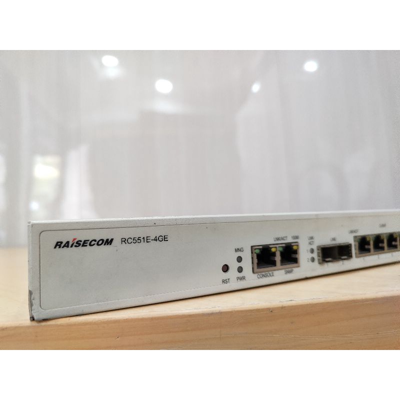 RC551E-4GE Dengan 4 Port Gigabit