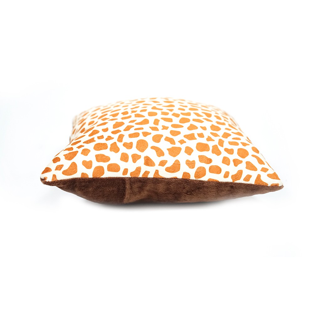 Bantal Sofa Motif Istana Boneka Motif Giraffe Lembut