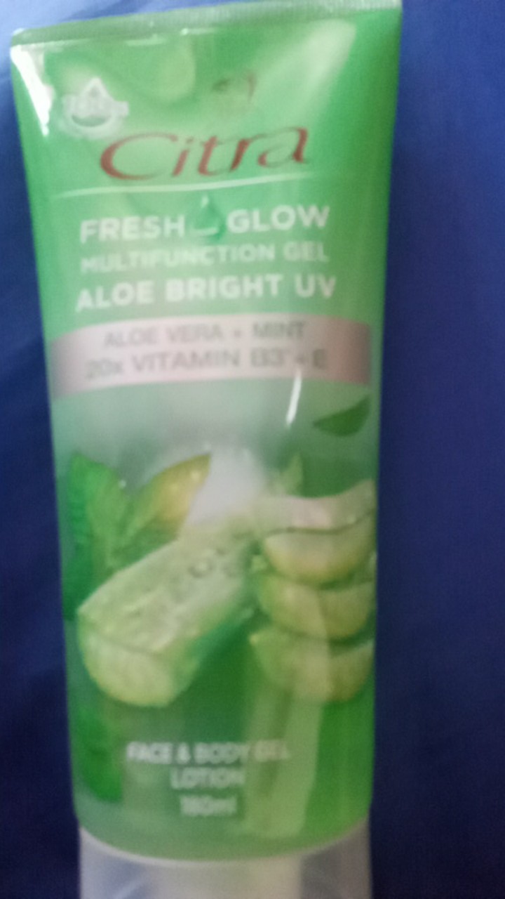 Citra Fresh Glow Multifunction Gel  Bright Uv 180ml