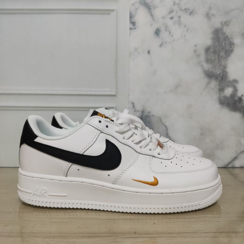 Nike Air Force 1 Low White Black Gold