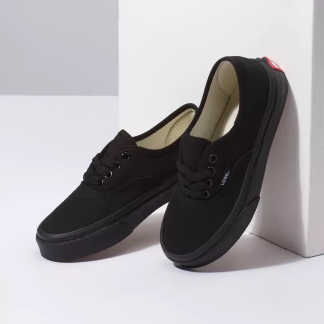 NEW Sepatu Sneakers Sepatu Vans Authentic Anak Sepatu Pria Wanita Full Black