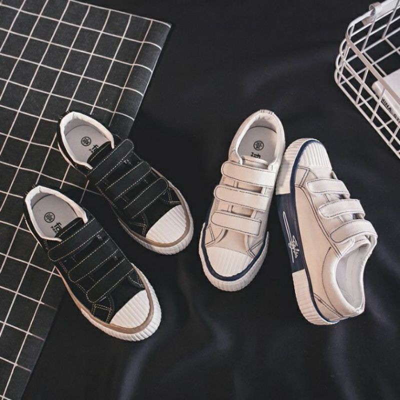 

SSA568 Sign Velcro Canvas Sneaker. Bahan Canvas