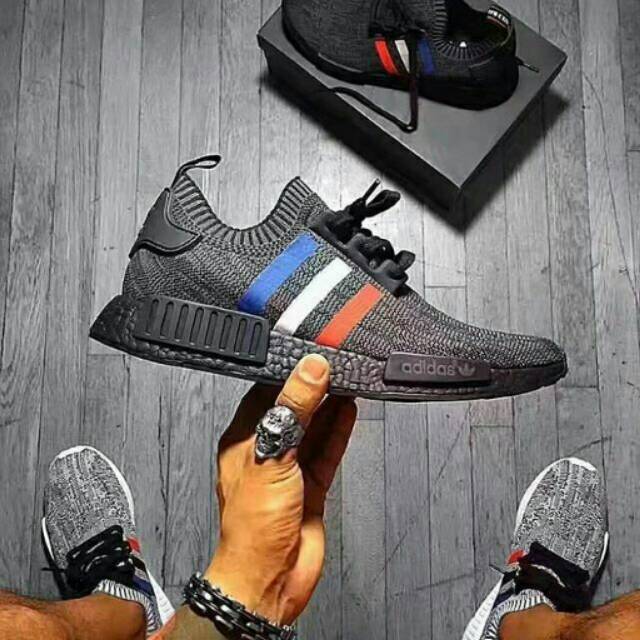ADIDAS NMD R1 PRIMEKNIT CORE BLACK/TRI COLOUR