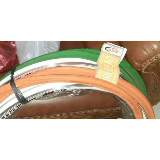 ε~ Ban luar 700 x 28C CST warna