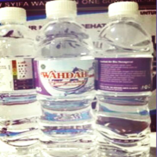 

Wahdah Water air minum kesehatan