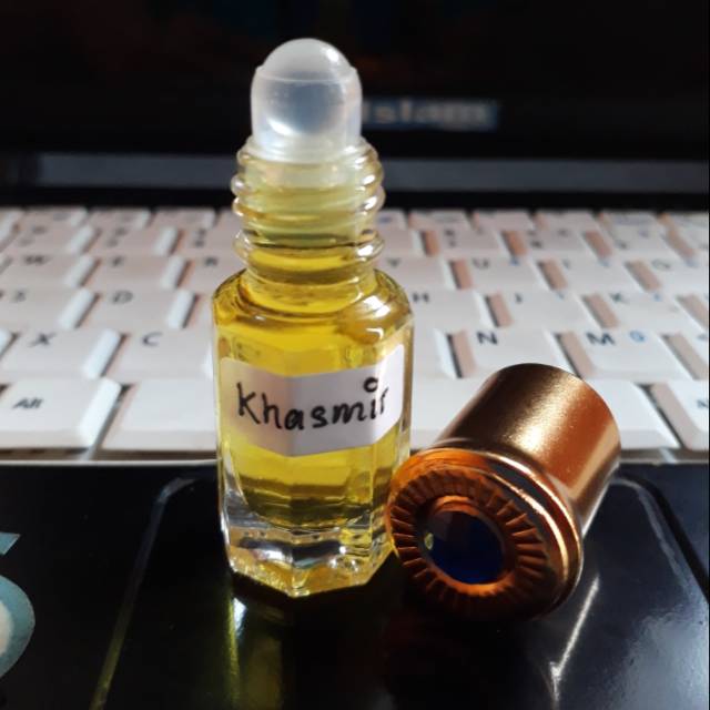 Parfum Oud Kashmir Minyak Wangi Kemasan Botol Kaca Roll On Non Alkohol