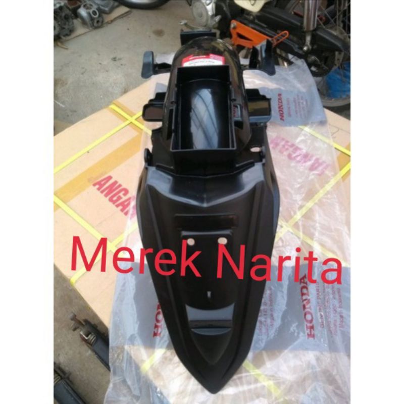Spakbor belakang tiger revo