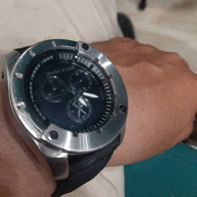 Jam tangan Marc Ecko