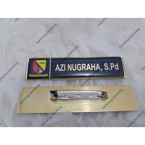 

Nametag Kuningan Peniti