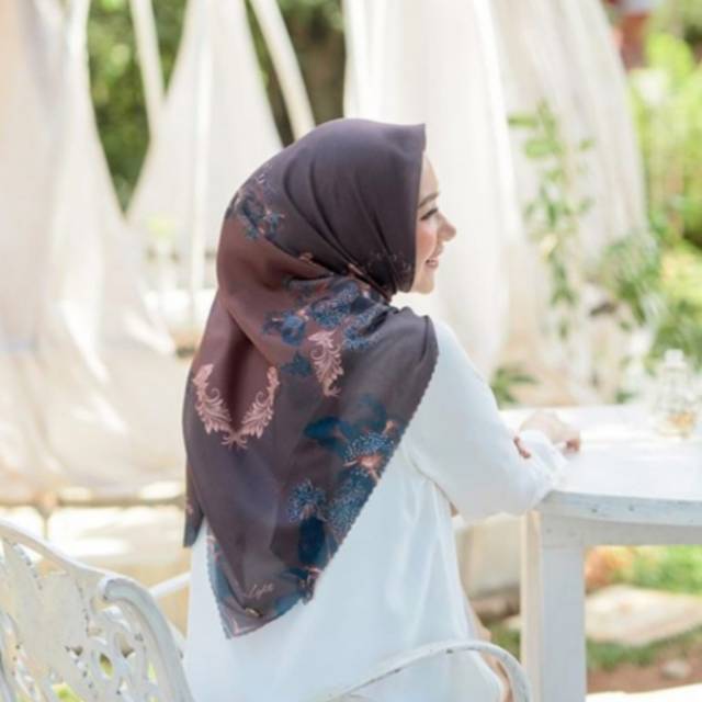 Eugenie Scarf Heaven Lights HL Premium Scarf