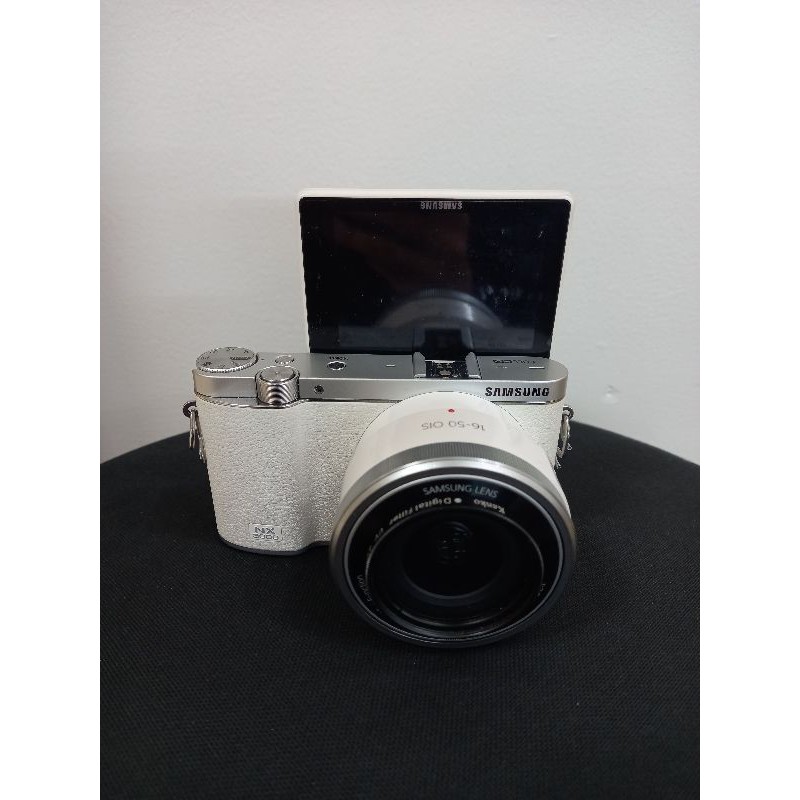 Kamera Mirrorless Samsung NX3000 Kit 1650 OIS