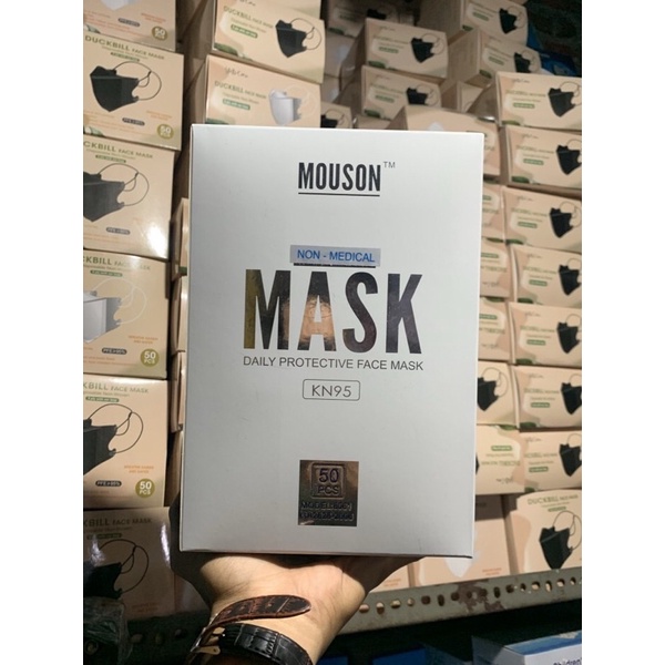 Masker KN95 Mouson 5PLY 1box isi 50pcs Warna PUTIH Ber emboss 100% Original
