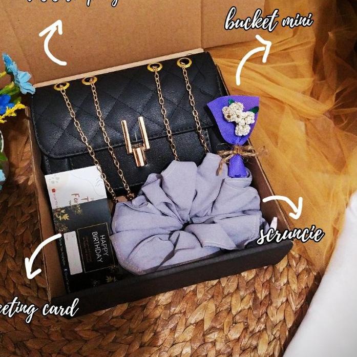 

hampers box cewek ulangtahun/wisudah/pernikahan/paket kado cewek ン