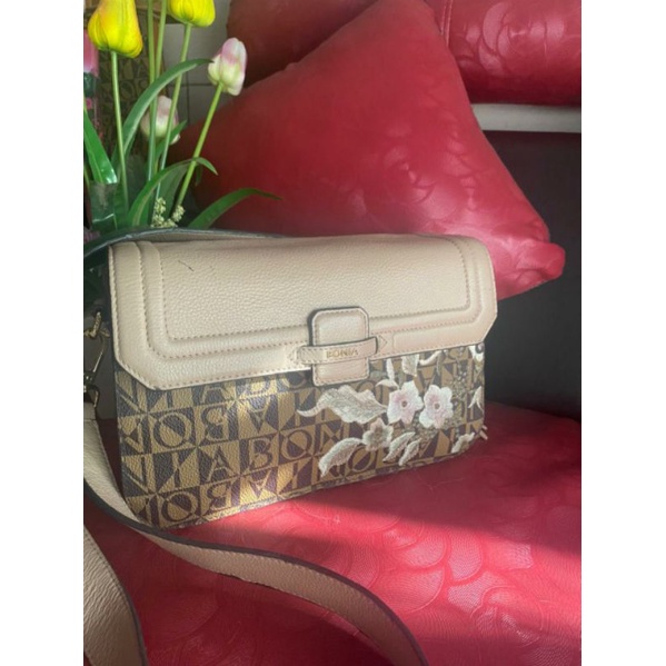 Tas Bonia Sling Bag Bordir Bunga Tas Selempang Bonia Original