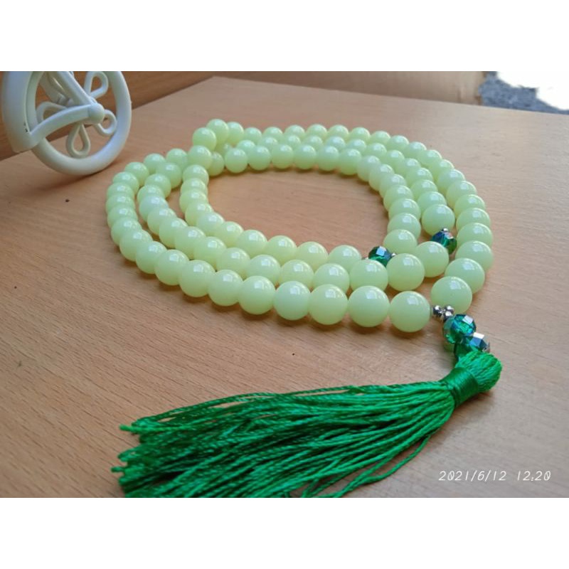 Tasbih Batu Fosfor menyala di kegelapan