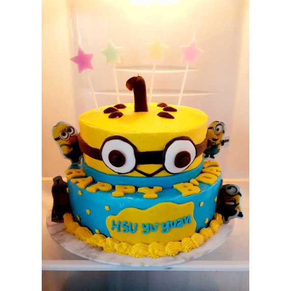 

kue ulang tahun anak / kue ulang tahun brownies / kue ulang tahun minion 2 susun