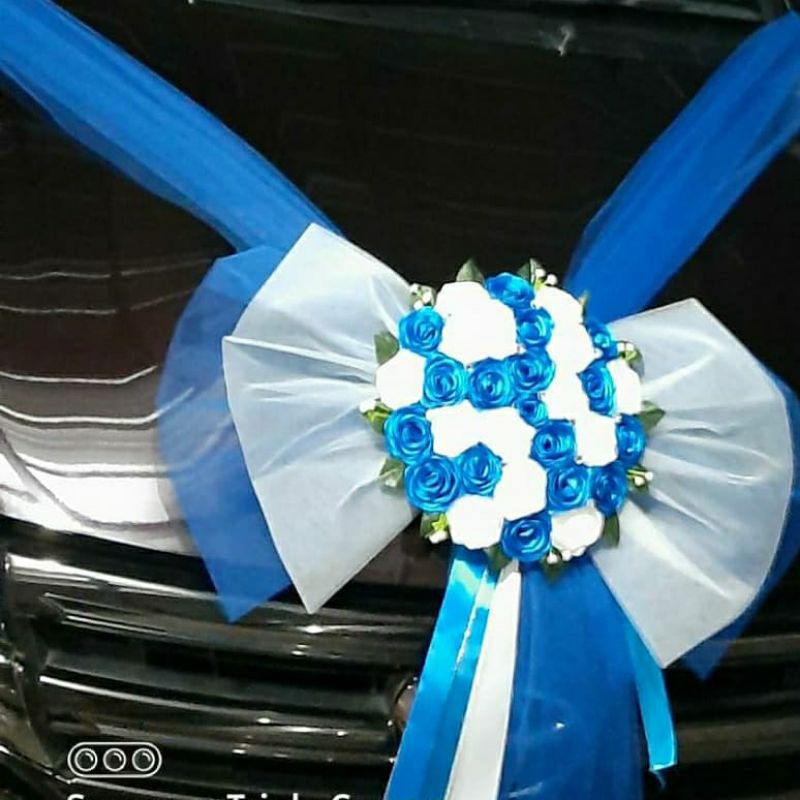 hiasan bunga mobil pengantin/ bunga mobil pengantin / model bulat biru putih