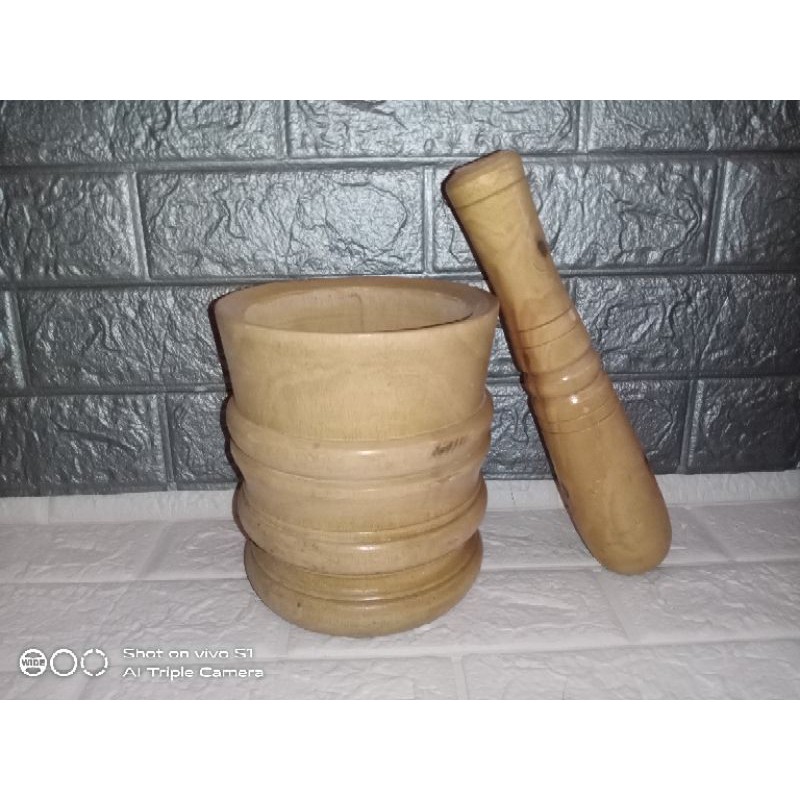 LESUNG KAYU TRADISIONAL