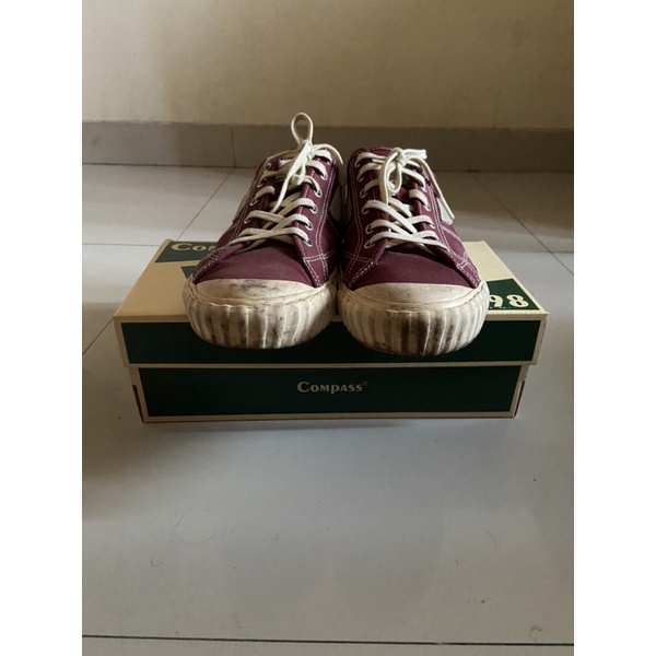 Sepatu Compass Vintage