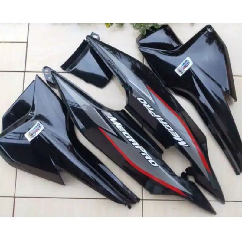Jual cover body belakang + bok aki megapro primus - cover aki Megapro