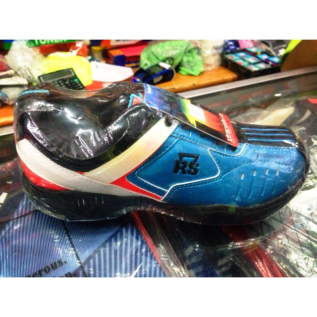 Sepatu RS