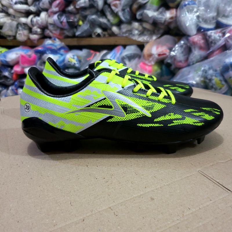 sepatu bola spec alfa dan motif batik terlaris bisa cod
