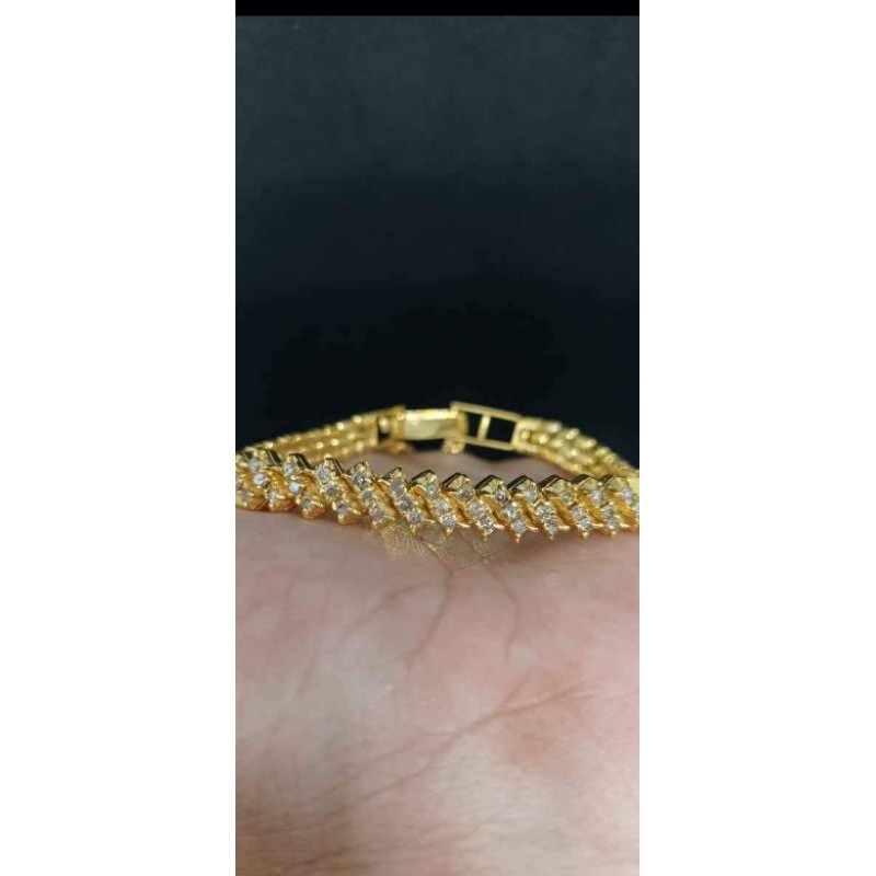 perhiasan dewasa gelang serong berlian bahan dasar emas muda kadar rendah berat gelang 12gram