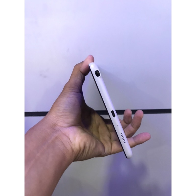 samsung tab A8 whit spen 2019 ram 3 32 like new