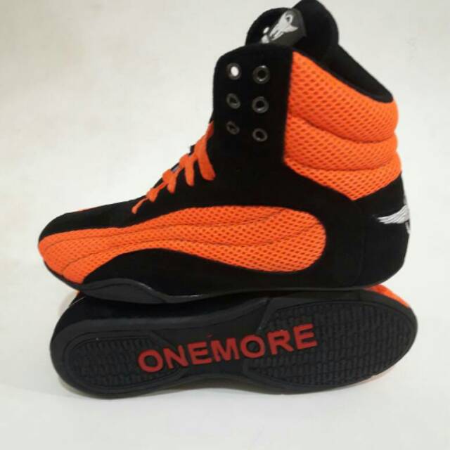 sepatu gym&squad onemore orange