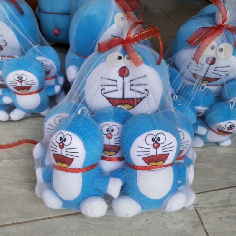 boneka doraemon beranak