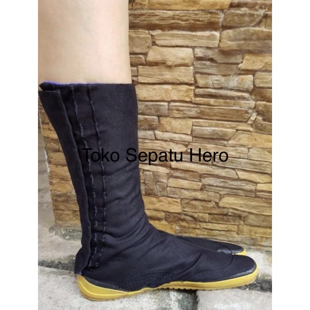 Sepatu monyet /sepatu bruce lee