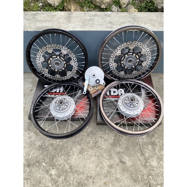 paket velg set pelek TDR hitam set tromol KLX dtracker cjdw belakang tromol RX king original set pnp