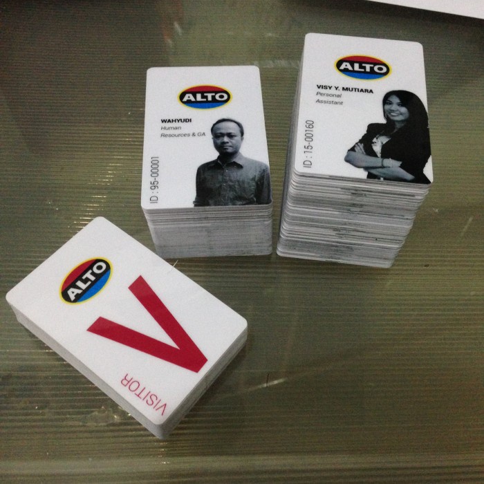 

Kartu Id Card Custom / Name Tag / Kartu Name Tag