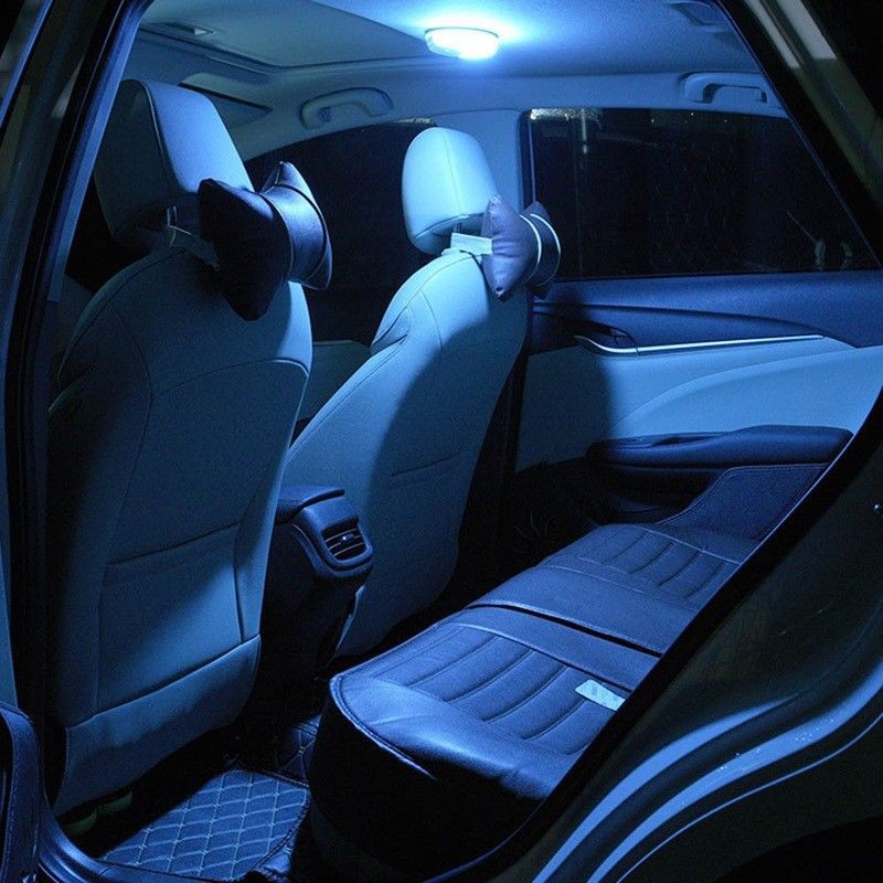 Lampu Belakang Mobil LED Modifikasi Untuk Membaca dalam Mobil