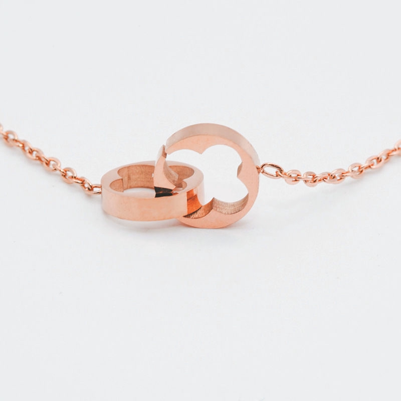 Kalung Choker Model Hollow Desain Daun Semanggi Warna Rose Gold Bahan Titanium Steel Untuk Wanita