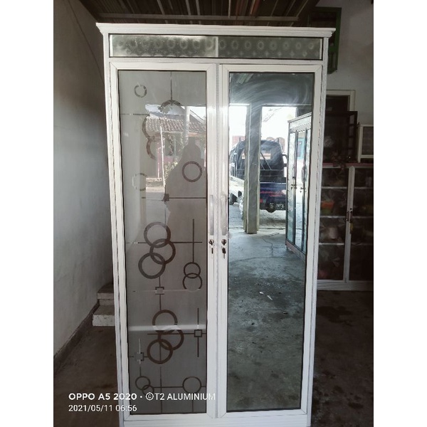 Lemari Pakaian Aluminium