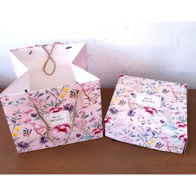 

Set Box dan paper bag / kotak paper bag set / dus kue / kotak kue / box hamper / kotak parcel