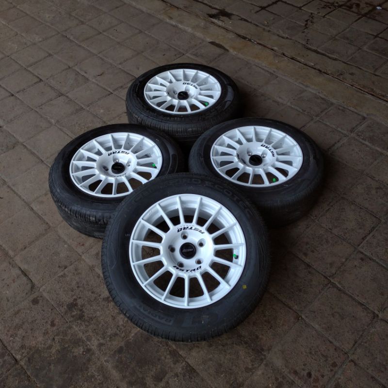 VELG SEKEN BEKAS MOBIL ERTIGA BRV INOVA R15 BAUT T PCD 114,3 + BAN SEKEN